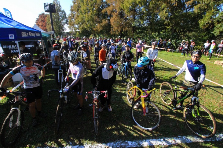 毎年人気を呼び続けるバイクロア。写真は昨年の秋ヶ瀬公園大会の様子