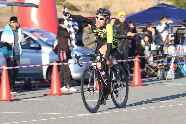 エリートを制したのは、昨シーズンのJBCF E1クラスタ年間王者の川田優作選手