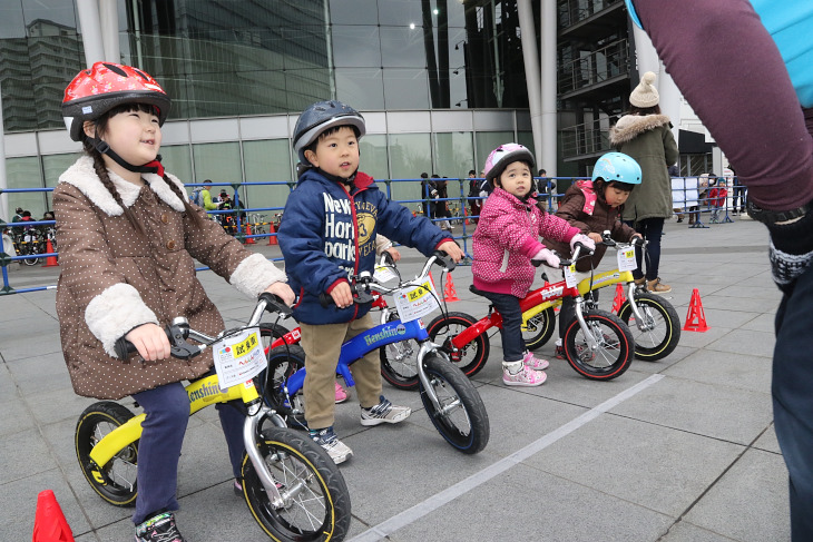 キックバイクを用いたキッズ向けのライディング教室も