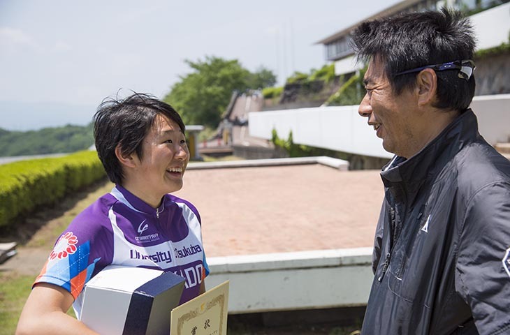 梶原悠未の運命を変えた自転車部顧問の安達昌宏先生と