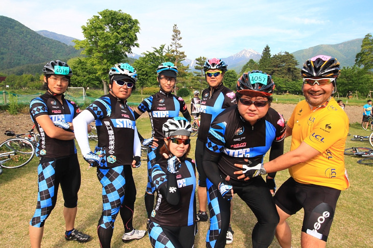 「イイ腹してんな～！」町田市の南多摩自転車部の皆さん。