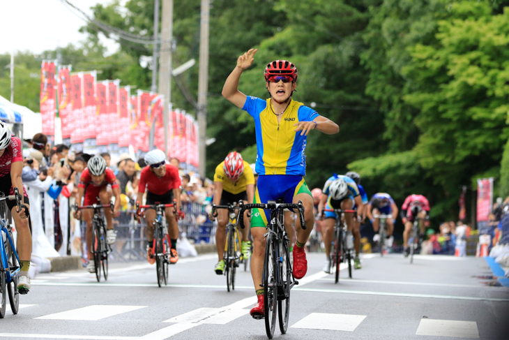 MU17＋15のゴールスプリントを制した篠田幸希（前橋工高）