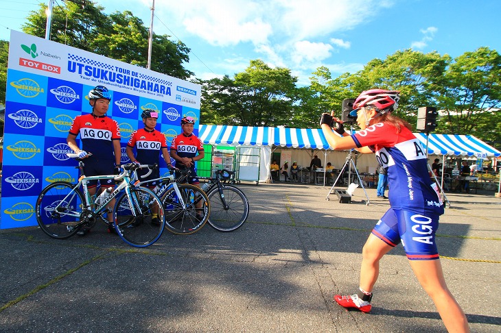 スタート前にチームで記念写真をパシャリ