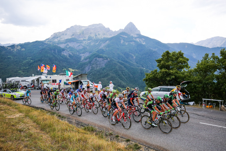 2級山岳プラ・ルーを登るグルペット