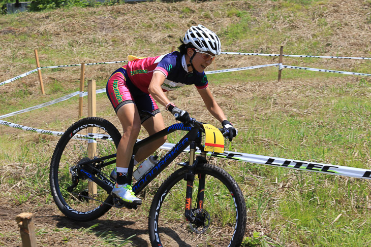 女子エリートは小林可奈子（MTBクラブ安曇野）が独走