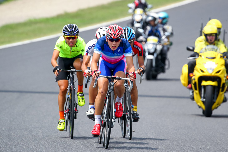 ラスト3km、協調してローテーションする先頭4人