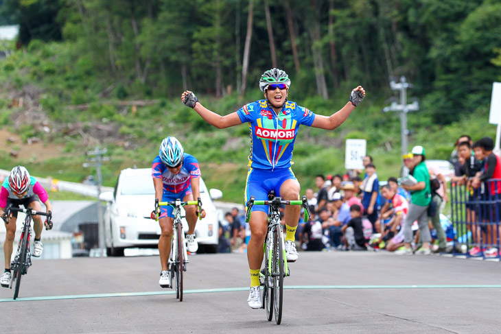 女子　上野みなみ（青森・鹿屋体育大院）が優勝