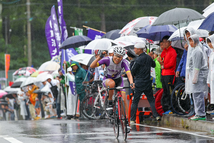 インカレロード女子　後半30kmを独走し優勝の樫木祥子（駒沢大）