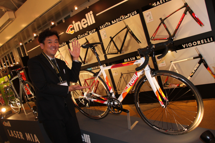 ポディウム広報の福田豪さんのオススメはTeam Cinelli CHROMEカラーのアルミロードExperience