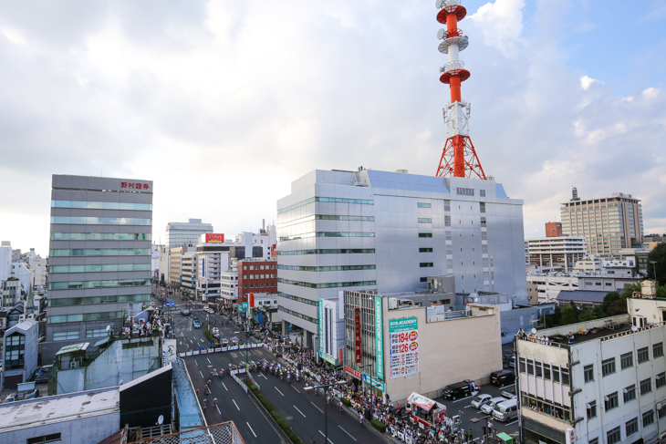 雲に覆われながらも晴れ間も見られた宇都宮大通り