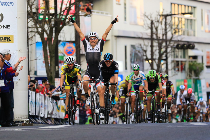 別府史之選手が使用した2015年ジャパンカップ・クリテリウム優勝バイクだ