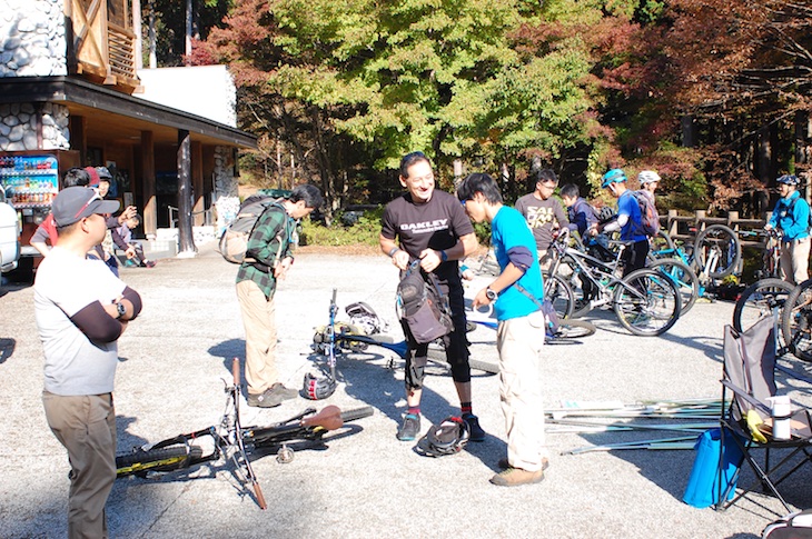 Facebookでの呼びかけに対応したMTBライダー達が、このイベントに集まった。