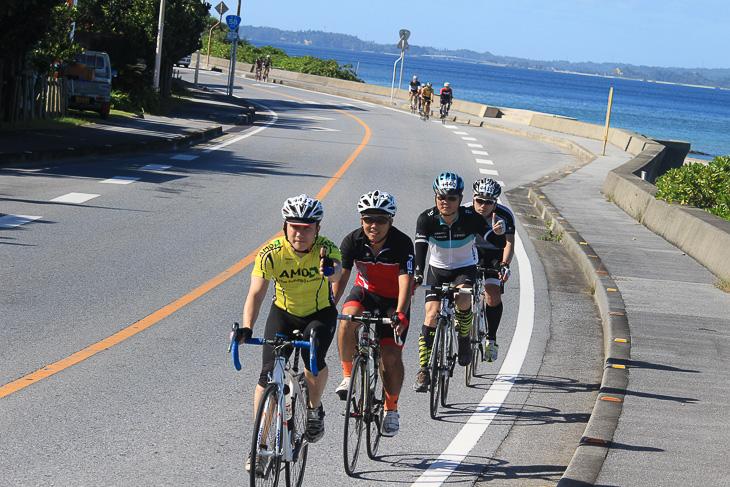 海を見ながら淡々と走り続ける80kmだ