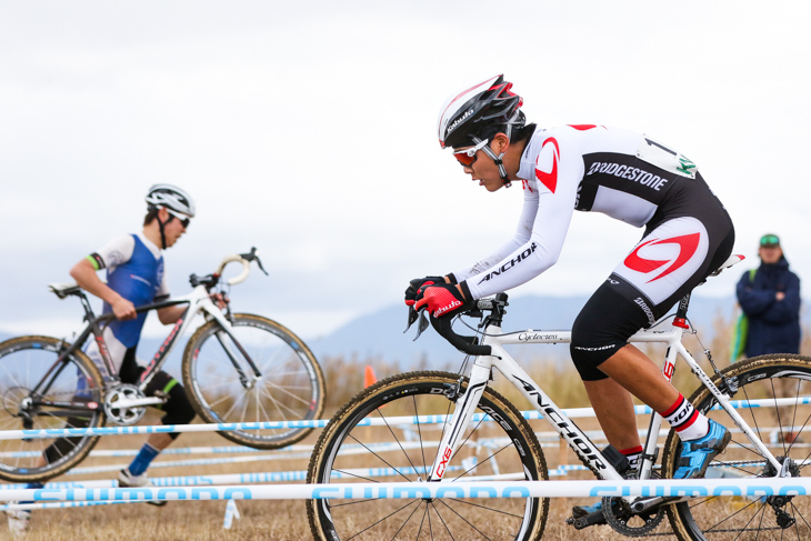 C1 先頭の沢田時（ブリヂストンアンカー）と中井路雅（京都産業大学）が行き違う