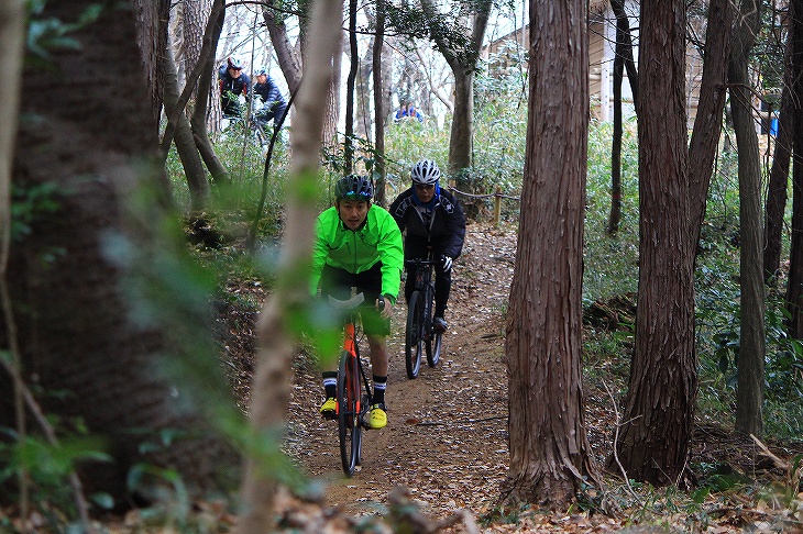 カズさんを先頭に下りに入る