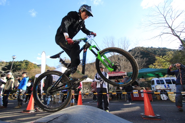 学ランで飛ぶ！