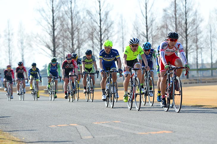 一般男子　レース終盤に残った13人