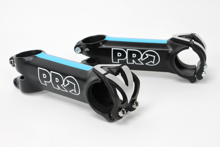 PRO VIBEステム Team SKY Edition（手前：CARBON、奥：7S）