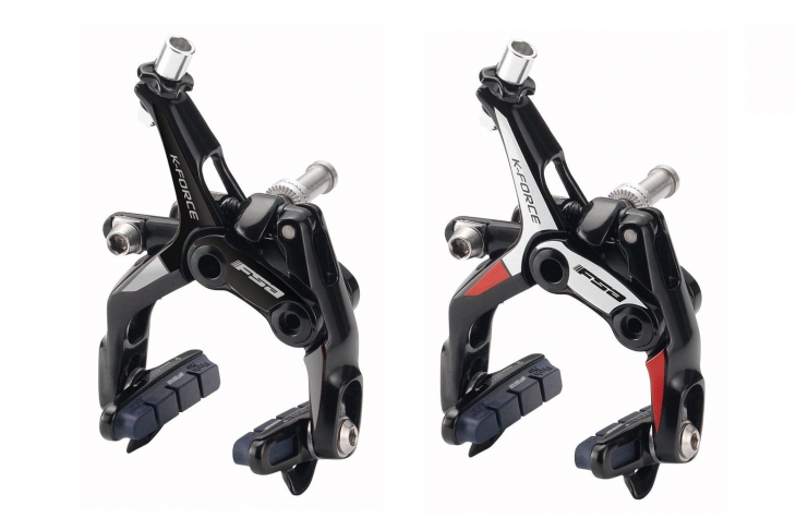 FSA K-FORCE DUAL PIVOTブレーキ（左：ブラック/グレーロゴ、右：ホワイト/レッドロゴ）