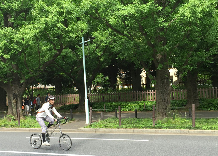 新緑の青山のカフェを自転車で巡る「バイシクルカフェリーグ」