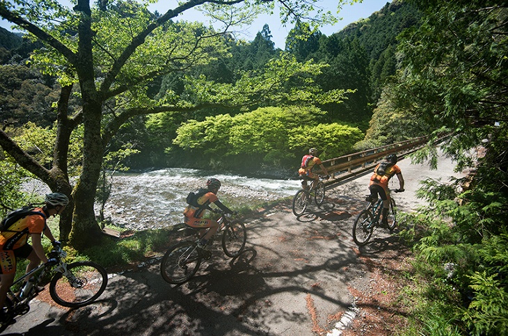 常にチームで進む。美しい景色の感動も共有できる！