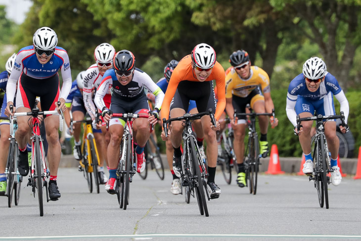 クリテ E2　1組　飯田千暁（横浜高校自転車競技部）が優勝