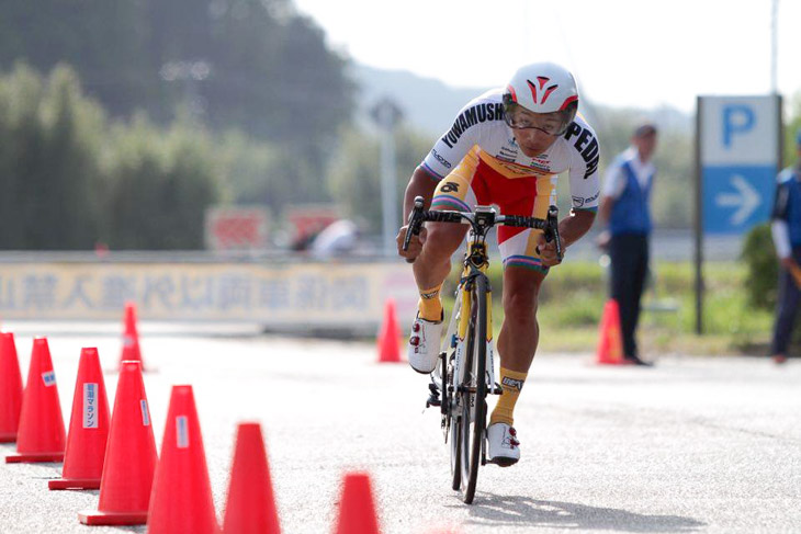 TT E1　優勝の岡篤志（弱虫ペダルサイクリングチーム）