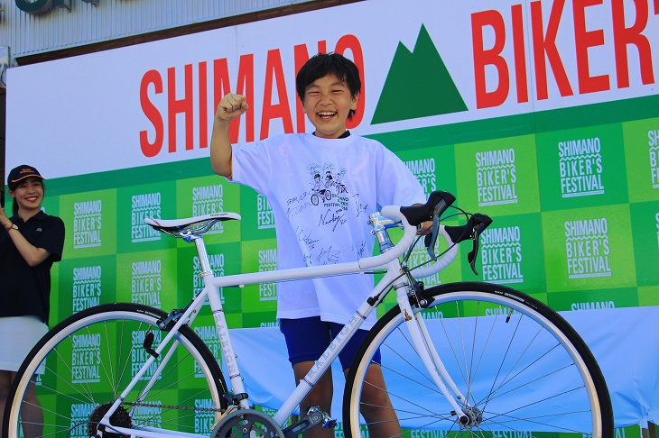 大抽選会でロードバイクが当たった！