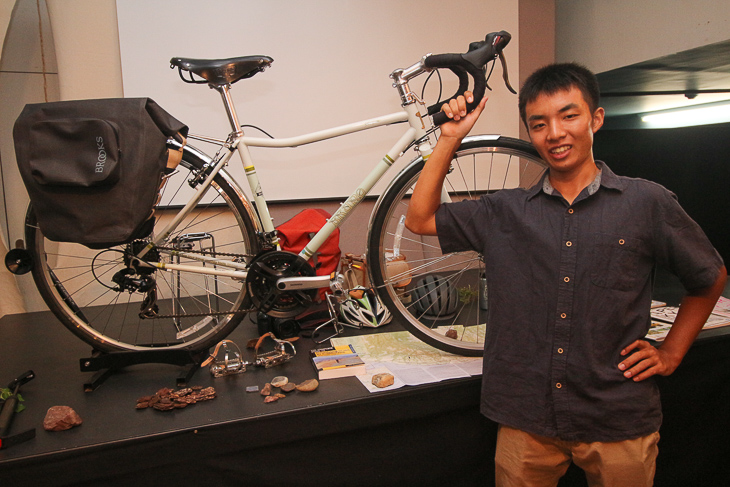 世界自転車旅行に出発する溝口哲也さんとBRUNO 700C Touring Drop World Tour