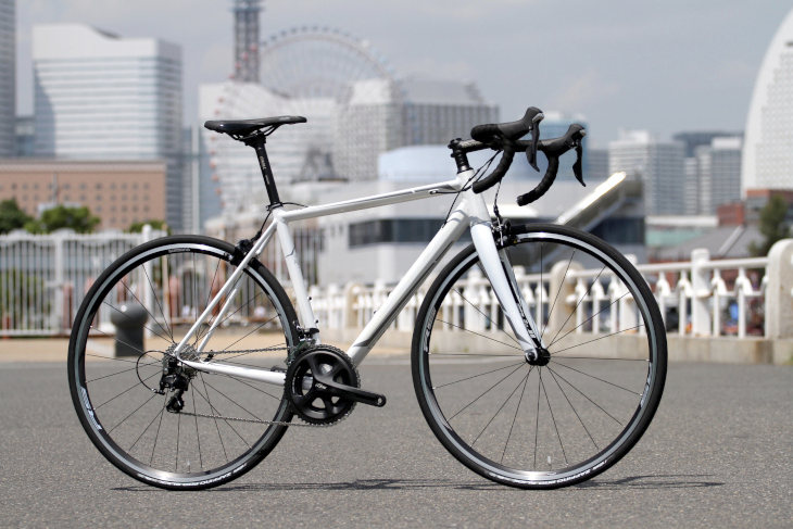 フジ ROUBAIX 1.3（Mystic White）