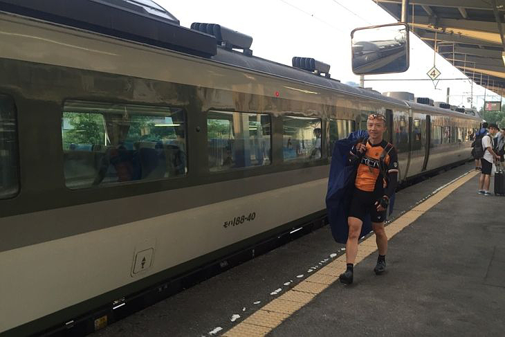 大満足な列車旅を終えて、軽やかな足取りでサイクリングに向かう