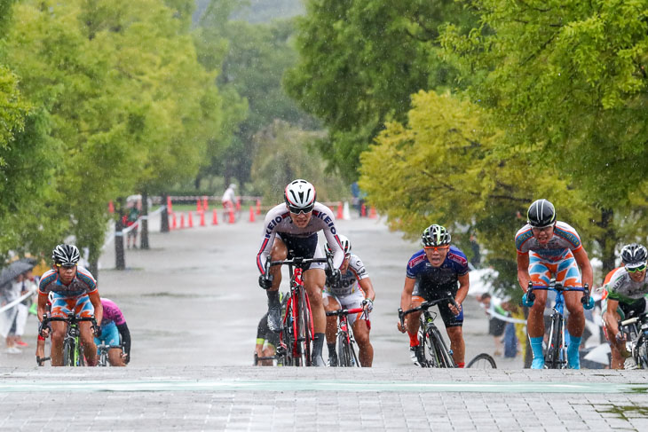 E2　大前翔（慶応義塾大学自転車競技部）が優勝