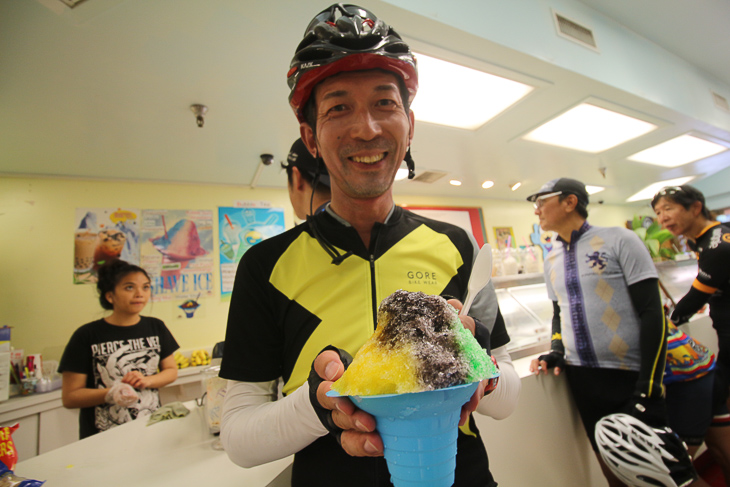 ロコが通うようなスィーツショップでシェイブアイス（かき氷）を食べます