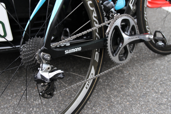 コンポーネントはシマノ DURA-ACE Di2