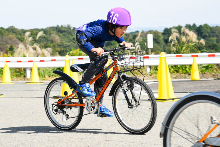 小学生クラスはカゴ付きの自転車でもOK