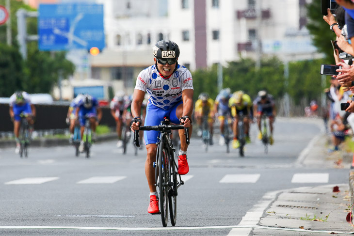 市民レース100kmオーバー40　塚本茂浩（parabola）が優勝