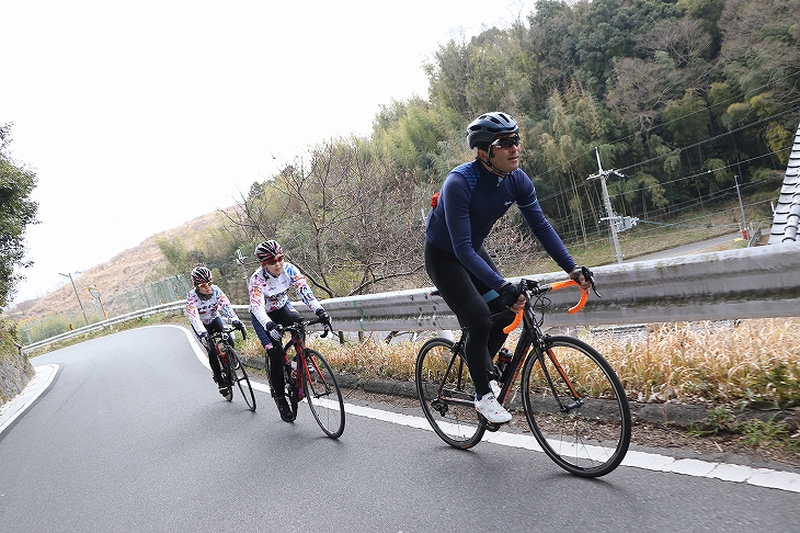 鳥谷池までの登りは、峠らしさはあるけれど勾配も比較的緩い