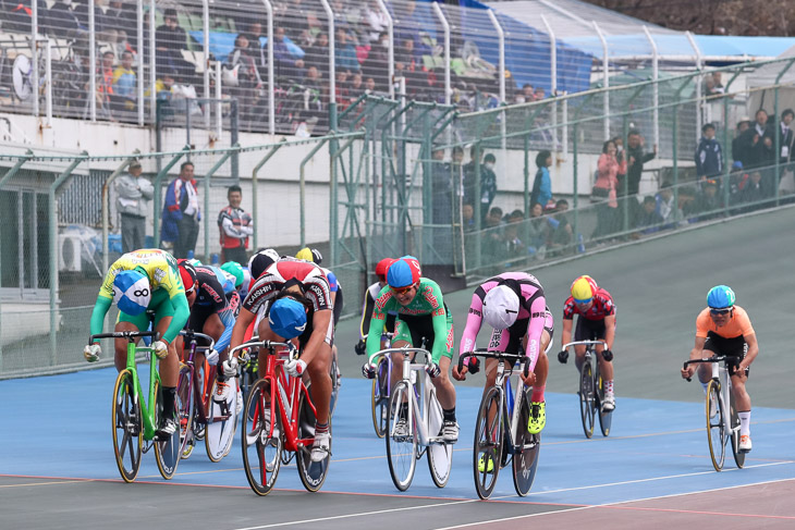 男子スクラッチ　メイン集団は宮崎大空（開新）が先頭