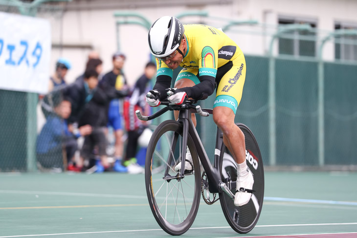 1kmTT  T1クラス　優勝の小原洋未（リオンかベローチェ）1分10秒53