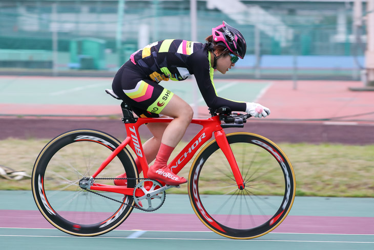 個人追い抜き3kmTL　優勝の中里友香（eNShare Cycling Team）4分36秒43