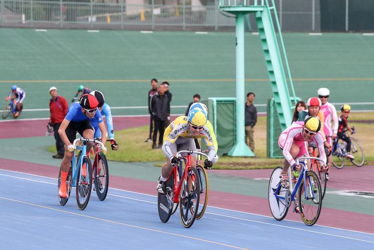 スクラッチ　T1クラス　村上翔馬（大阪産業大学）が接戦を制する