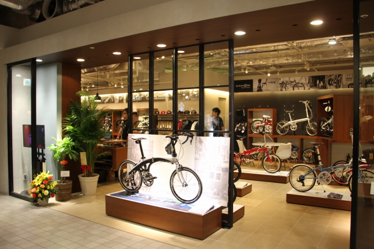 国内初のダホンとターンのフォールディングバイクの専門店「ベストスポーツ 新宿マルイ本館店」がオープン