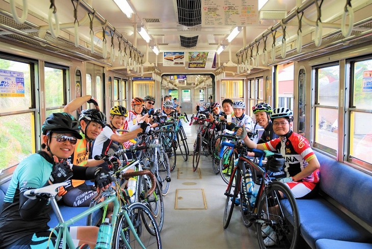 仮入部!KINAN Cycling Team~マイバイクで周るTOJ 70km~」では、サイクルト レインとしても知られる三岐鉄道三岐線に乗車した