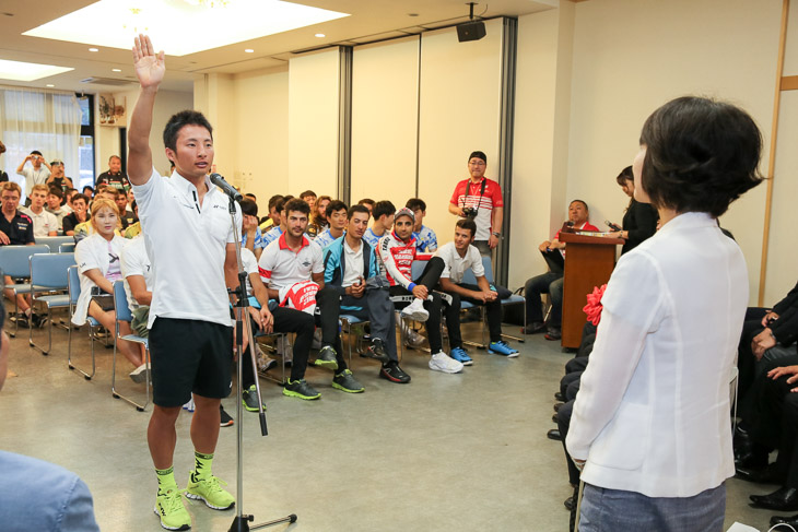 選手宣誓は地元キナンサイクリングチームの山本元喜