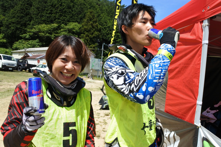 今年も参加者に配られるREDBULL。本戦前に気合い入れてます！