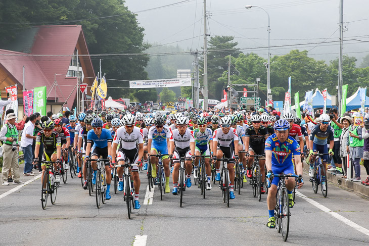 昨年の全日本選手権ロードレース男子エリートのスタート