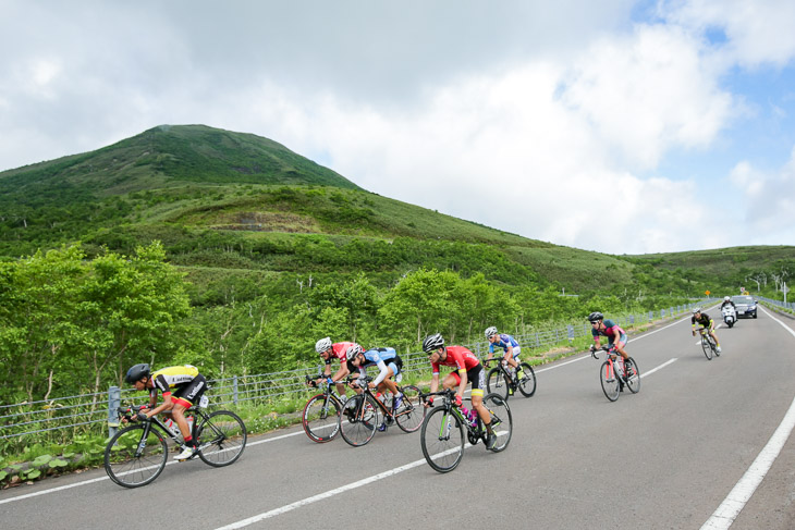 140kmクラス　52km地点、ニセコチセヌプリからの下りはハイスピード