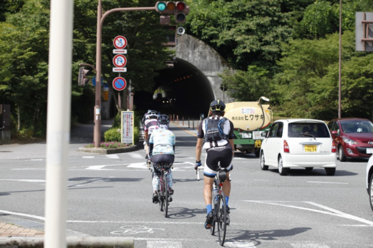 トンネルを抜ければ海が待っています