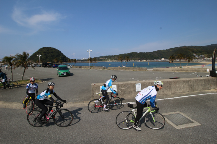 イベント当日のスタート地点となるすさみ海水浴場を出発