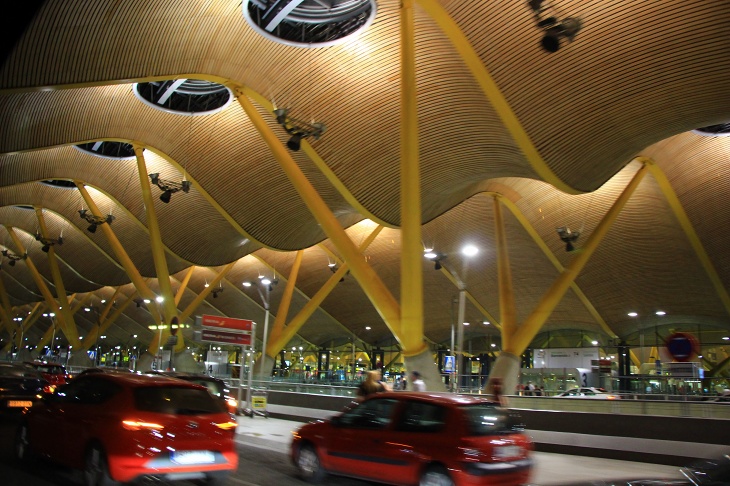 マドリード空港の新しいターミナルはすごい屋根